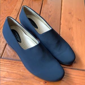 ECCO BLACK SHOE BNWT 10